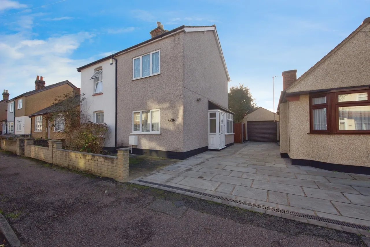 2 bed house for sale — Birkbeck Road, ROMFORD, Essex, RM7