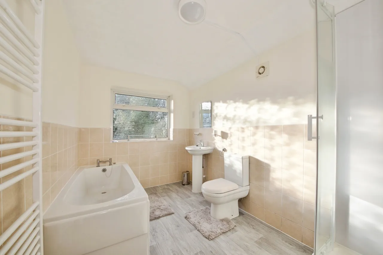 Birkbeck Road, ROMFORD, Essex, RM7, photo 7
