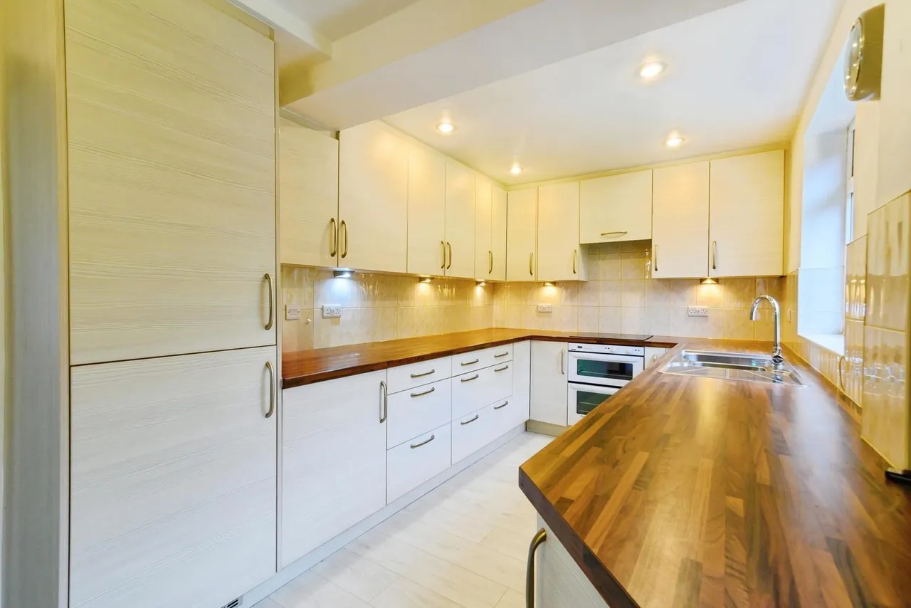 Melton Drive, Bury, BL9, photo 8
