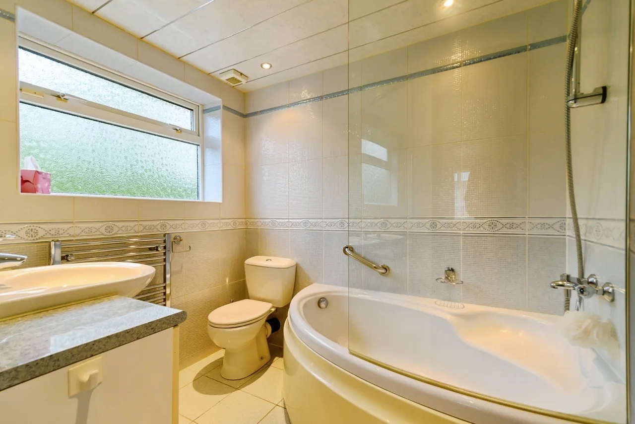 Melton Drive, Bury, BL9, photo 15