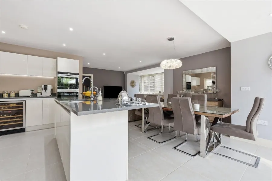 with 5 bedrooms in Radwinter, Nr Saffron Walden, CB10, photo 3