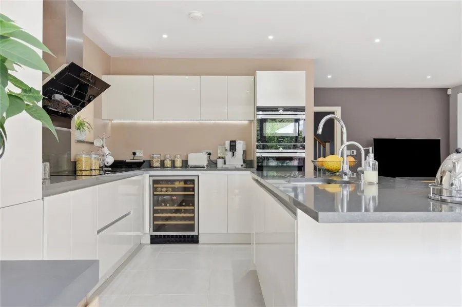 with 5 bedrooms in Radwinter, Nr Saffron Walden, CB10, photo 2