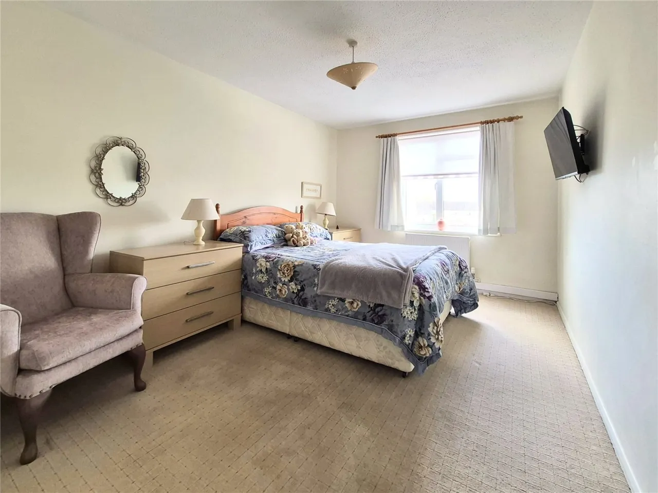Gibson Court, Cirencester, GL7, photo 6