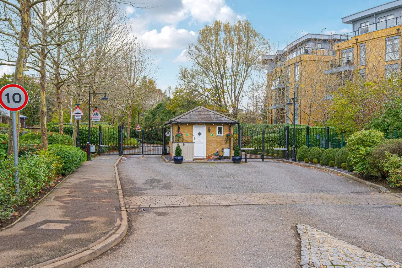 Creswell Drive, Beckenham, BR3, photo 15
