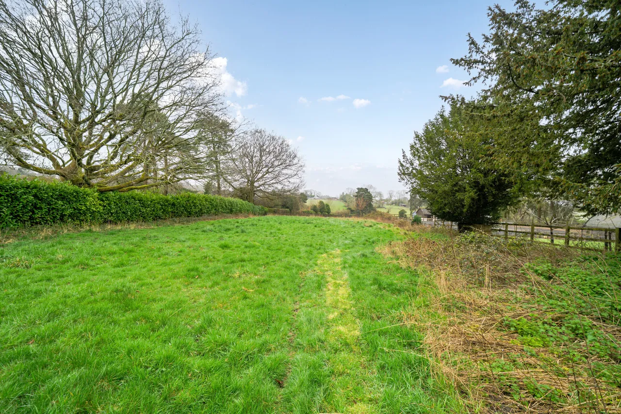 Blackberry Lane, Four Marks, GU34, photo 9