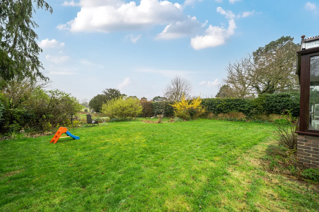 Blackberry Lane, Four Marks, GU34, photo 5