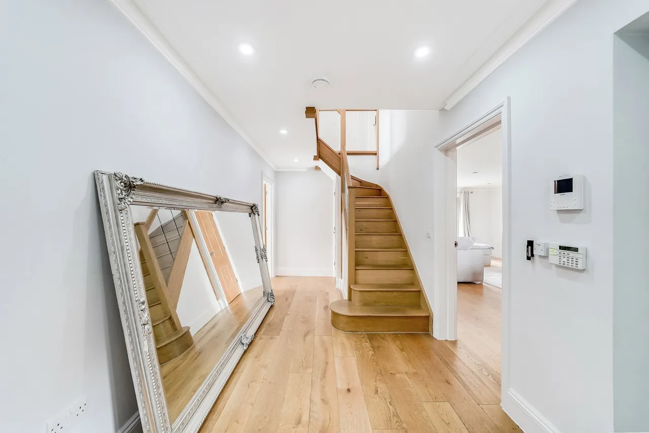 Millrite Mews, Stanford Rivers, CM5, photo 3