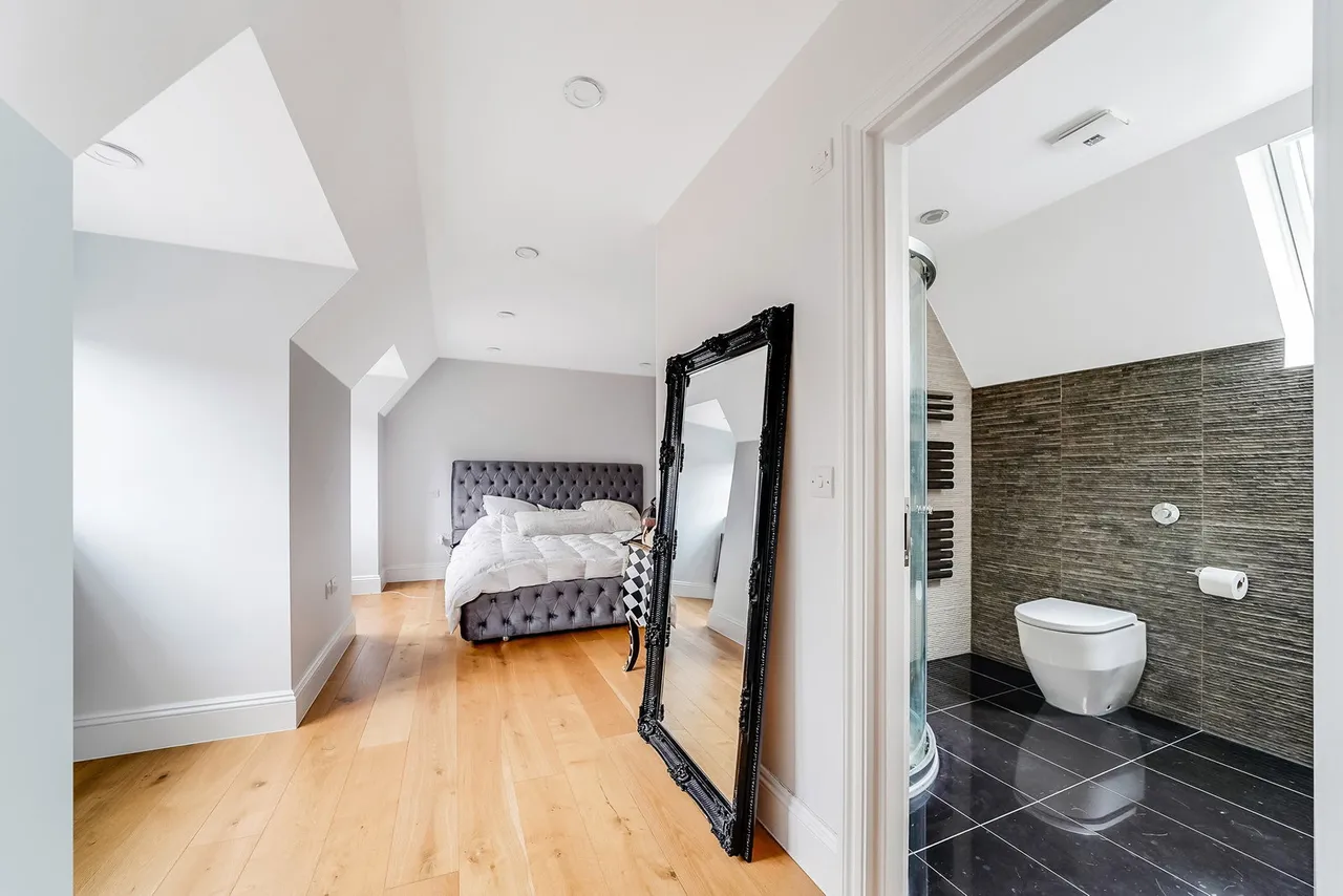 Millrite Mews, Stanford Rivers, CM5, photo 13