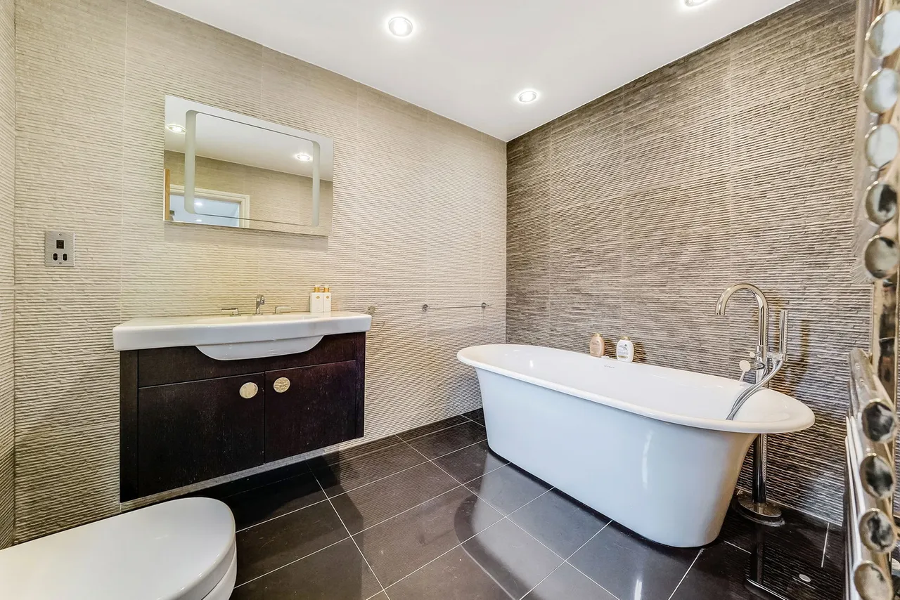 Millrite Mews, Stanford Rivers, CM5, photo 21