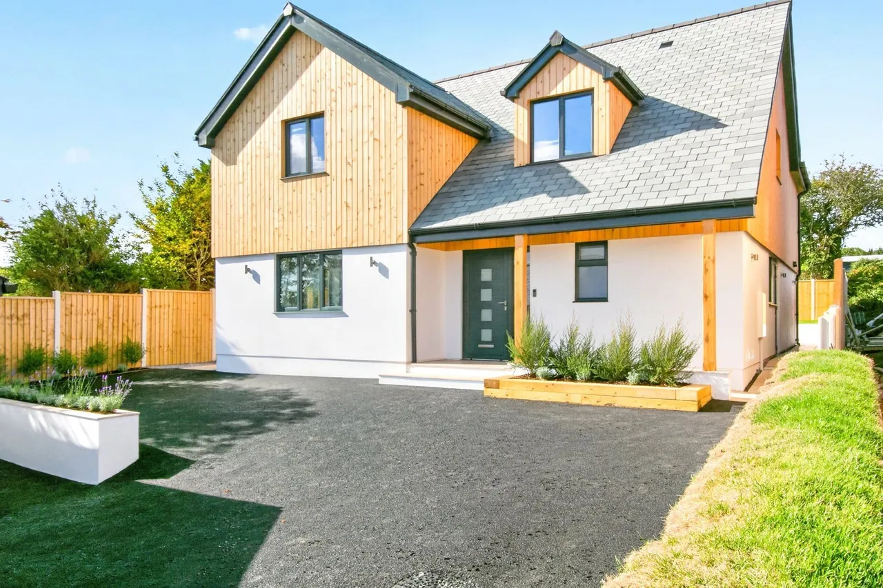 4 bed house for sale, Canonstown, Hayle, TR27