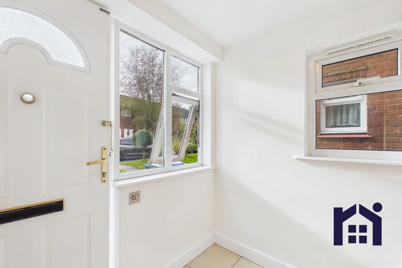 Cotswold Road, Chorley, PR7, photo 14