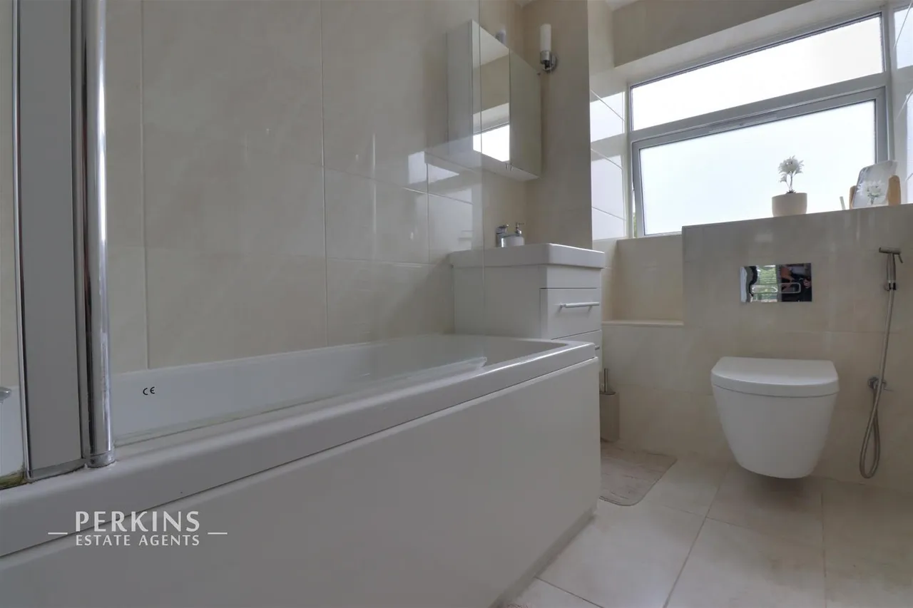 Andover Close, Greenford, UB6, photo 6