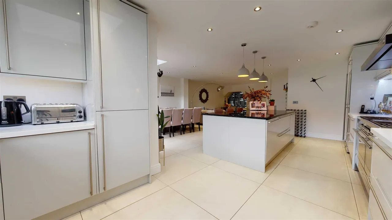 Heath Drive, Theydon Bois, photo 7