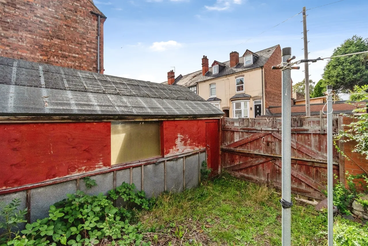 Avenue Road, Wednesbury, WS10, photo 9