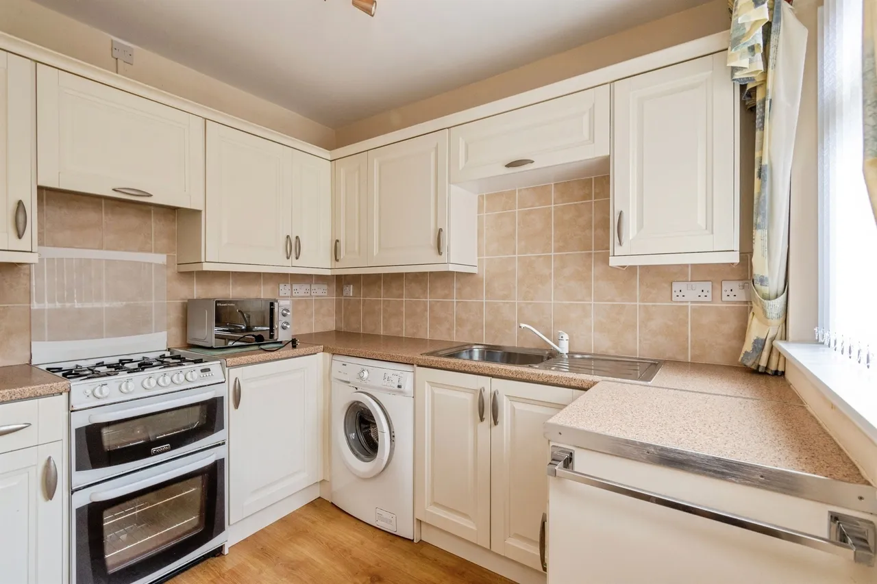 Avenue Road, Wednesbury, WS10, photo 3