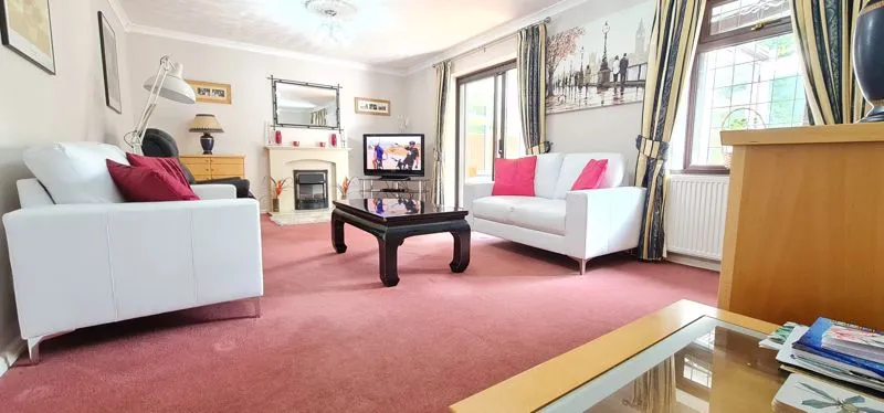 Alexandra Road, Rayleigh, Essex, SS6 8HT, photo 2