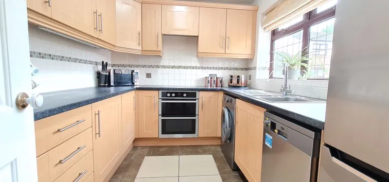 Alexandra Road, Rayleigh, Essex, SS6 8HT, photo 11