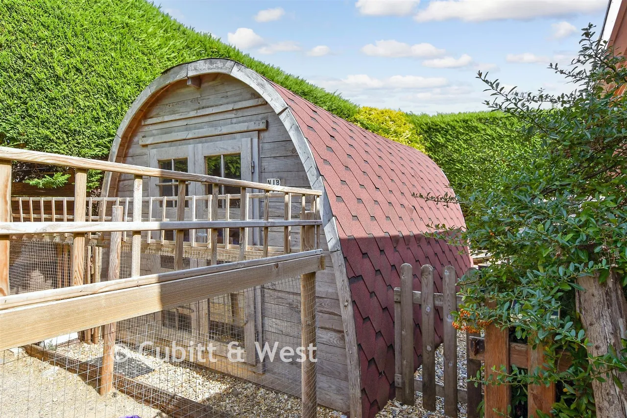Farm Hill, Woodingdean, BN2, photo 17