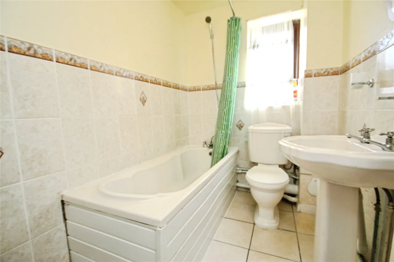 Rainham Road South, Dagenham, RM10, photo 6