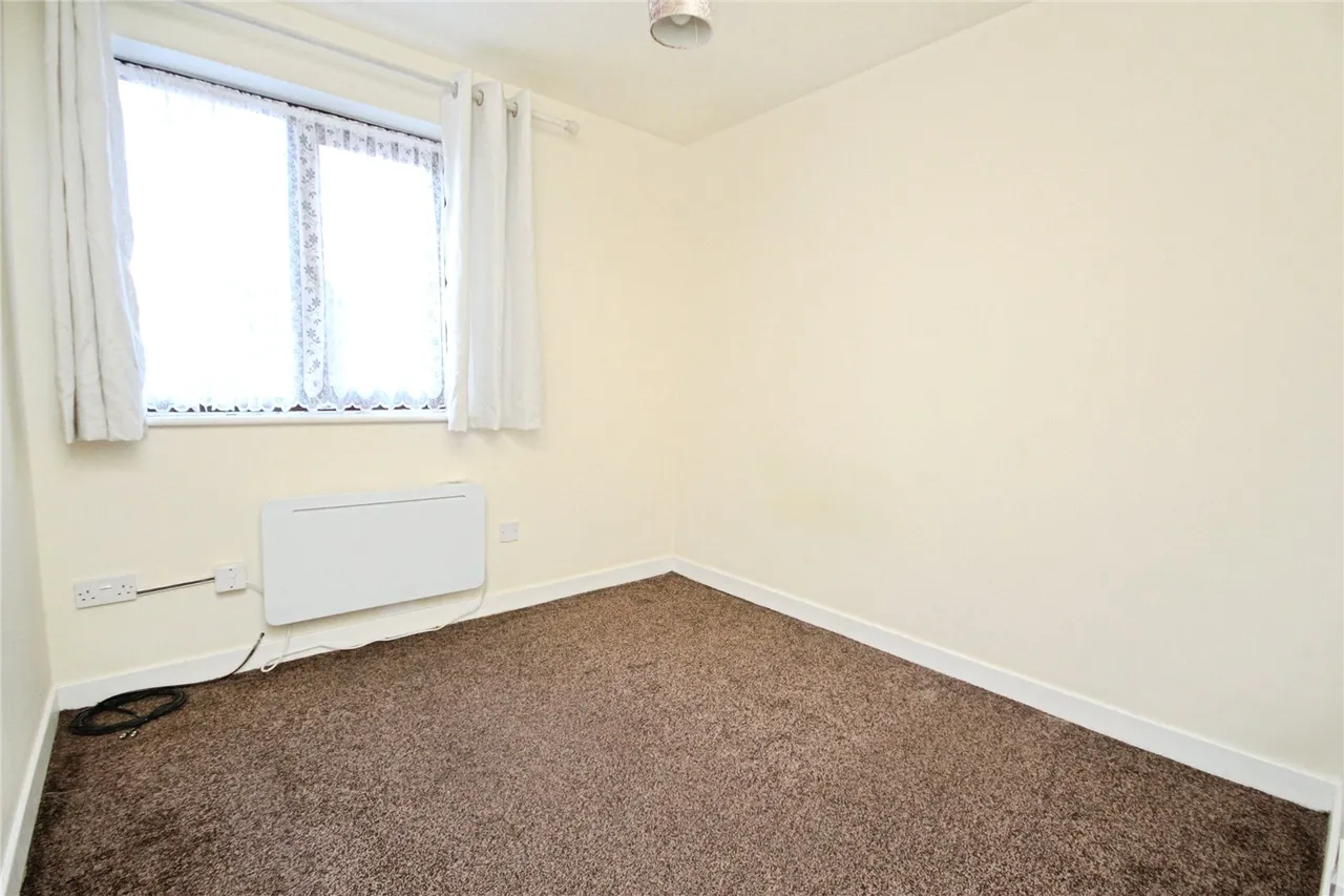 Rainham Road South, Dagenham, RM10, photo 5