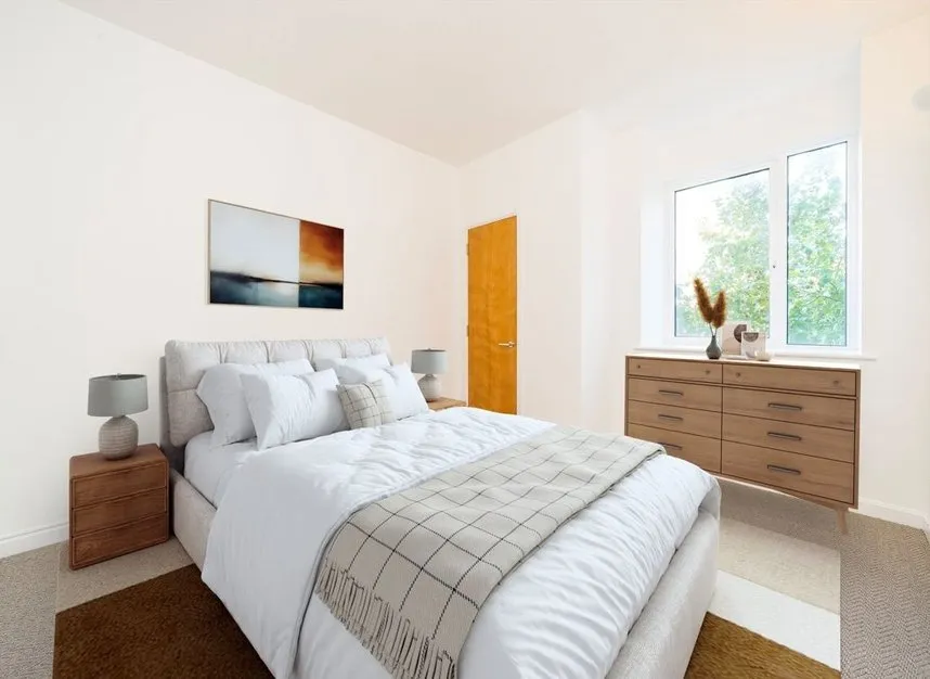 Kew Bridge Road, Brentford, TW8, photo 4