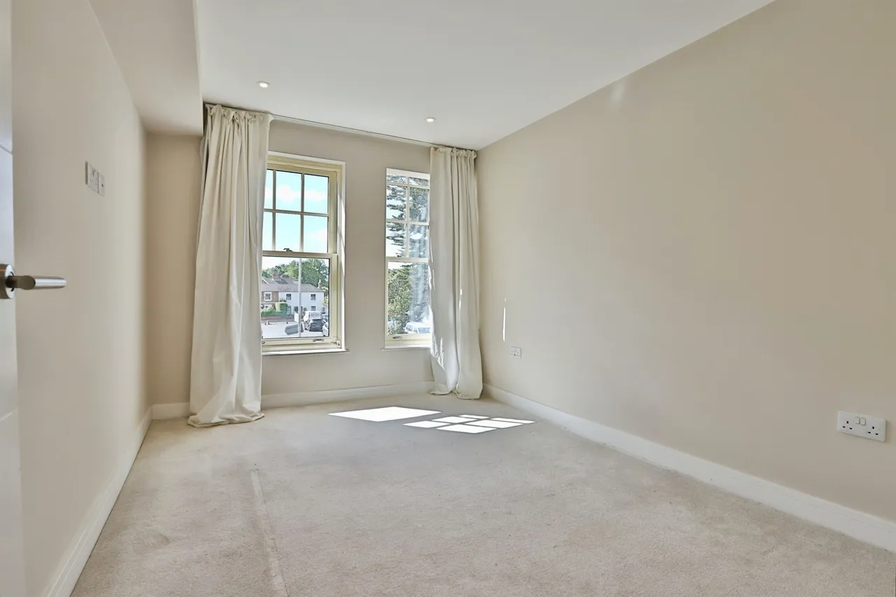 Commercial Road, Poole, photo 8
