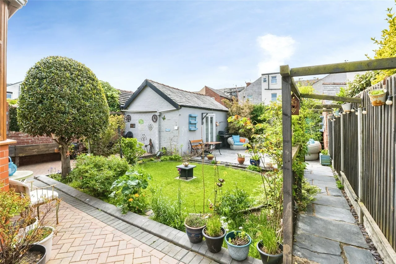 Carlin Gate, Blackpool, FY2, photo 17