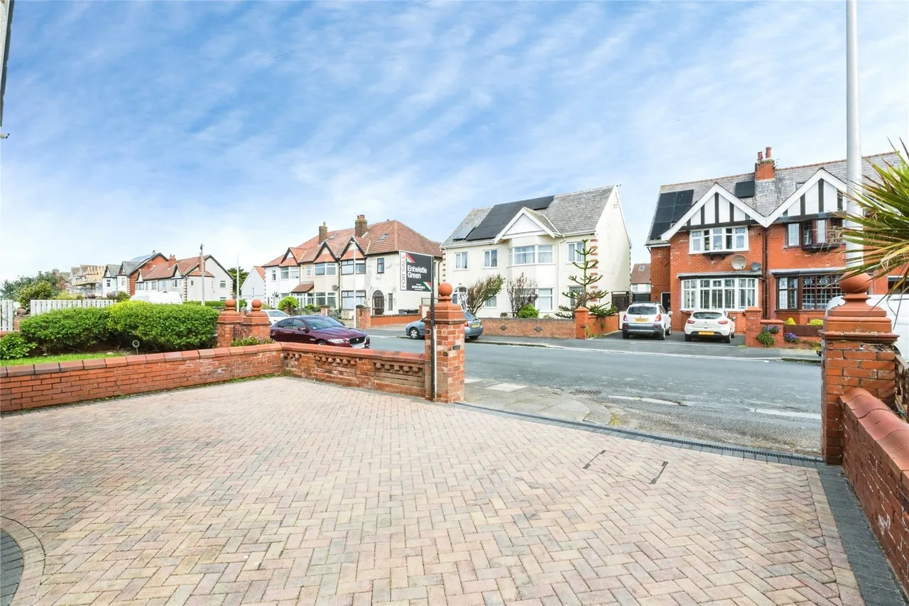 Carlin Gate, Blackpool, FY2, photo 20
