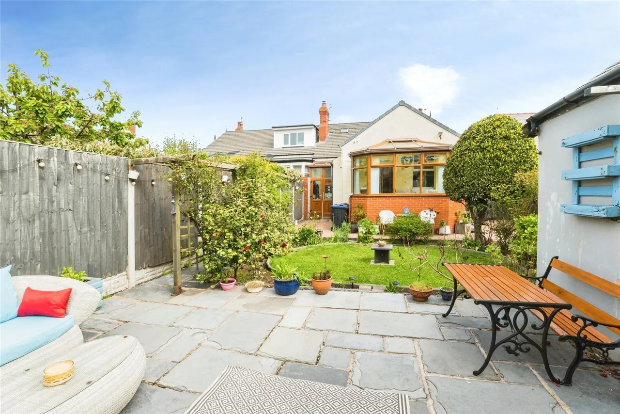 Carlin Gate, Blackpool, FY2, photo 19