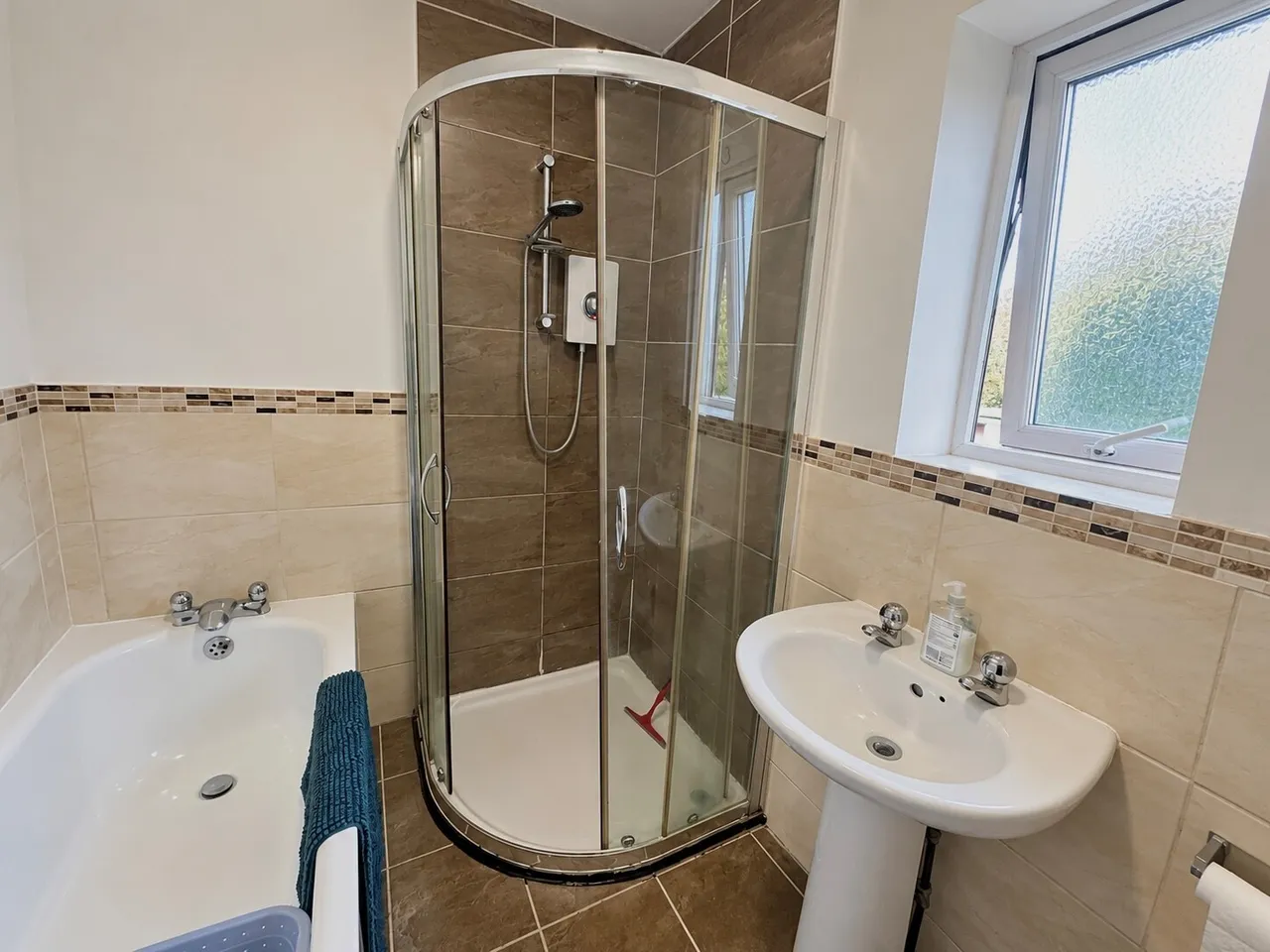 West Close, CF10, photo 4