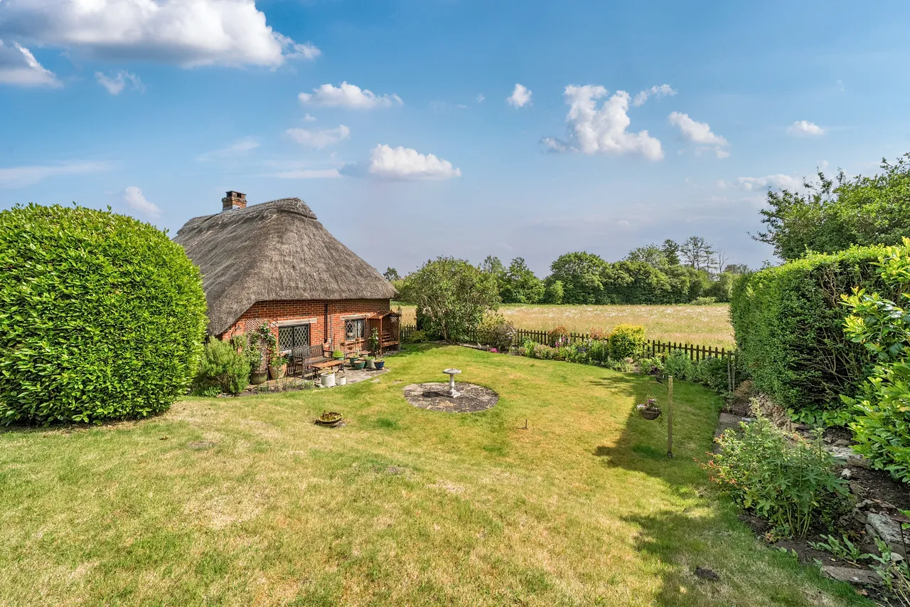 Oakhanger Road, Oakhanger, GU35, photo 2