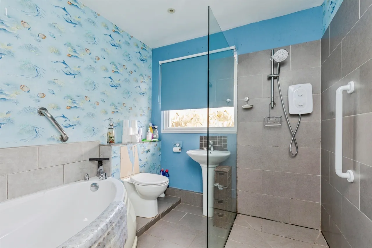 Oakwood Close, Hastings, TN34, photo 13