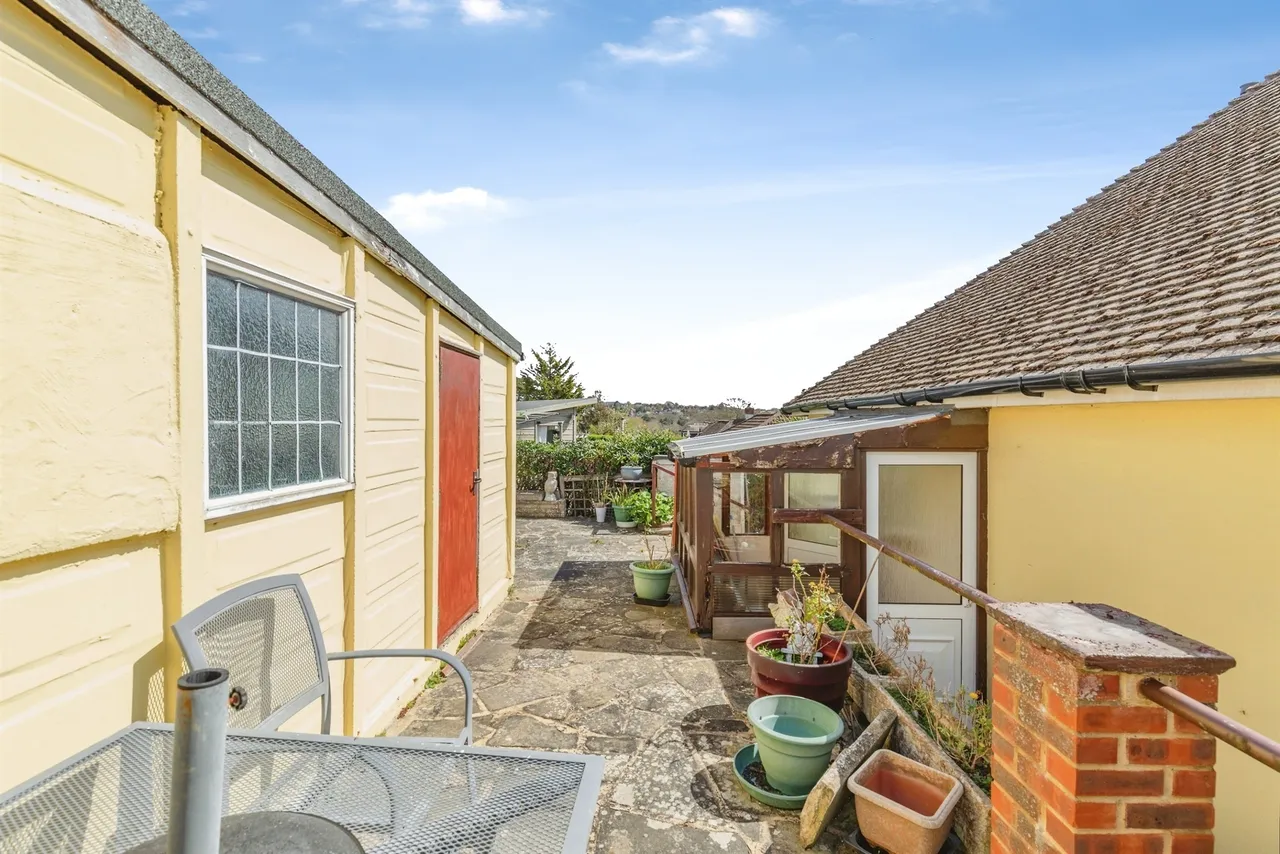 Oakwood Close, Hastings, TN34, photo 18