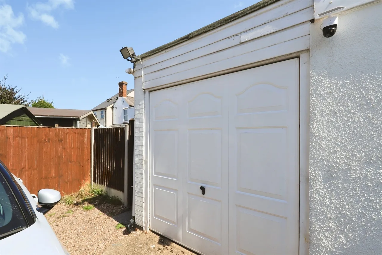 Market Street, Kingswinford, DY6, photo 15