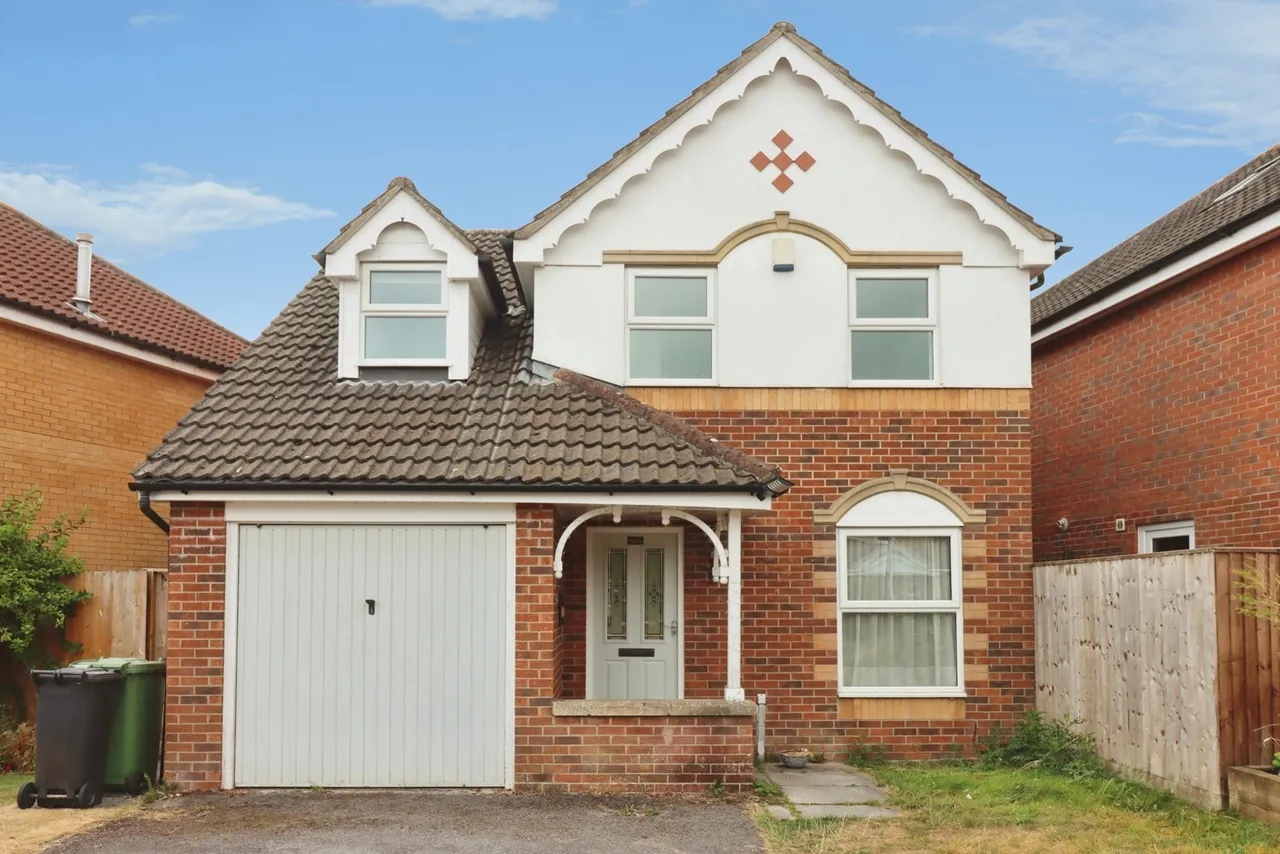 3 bed house for sale — Wheatfield Drive, Bradley Stoke, Bristol, BS32