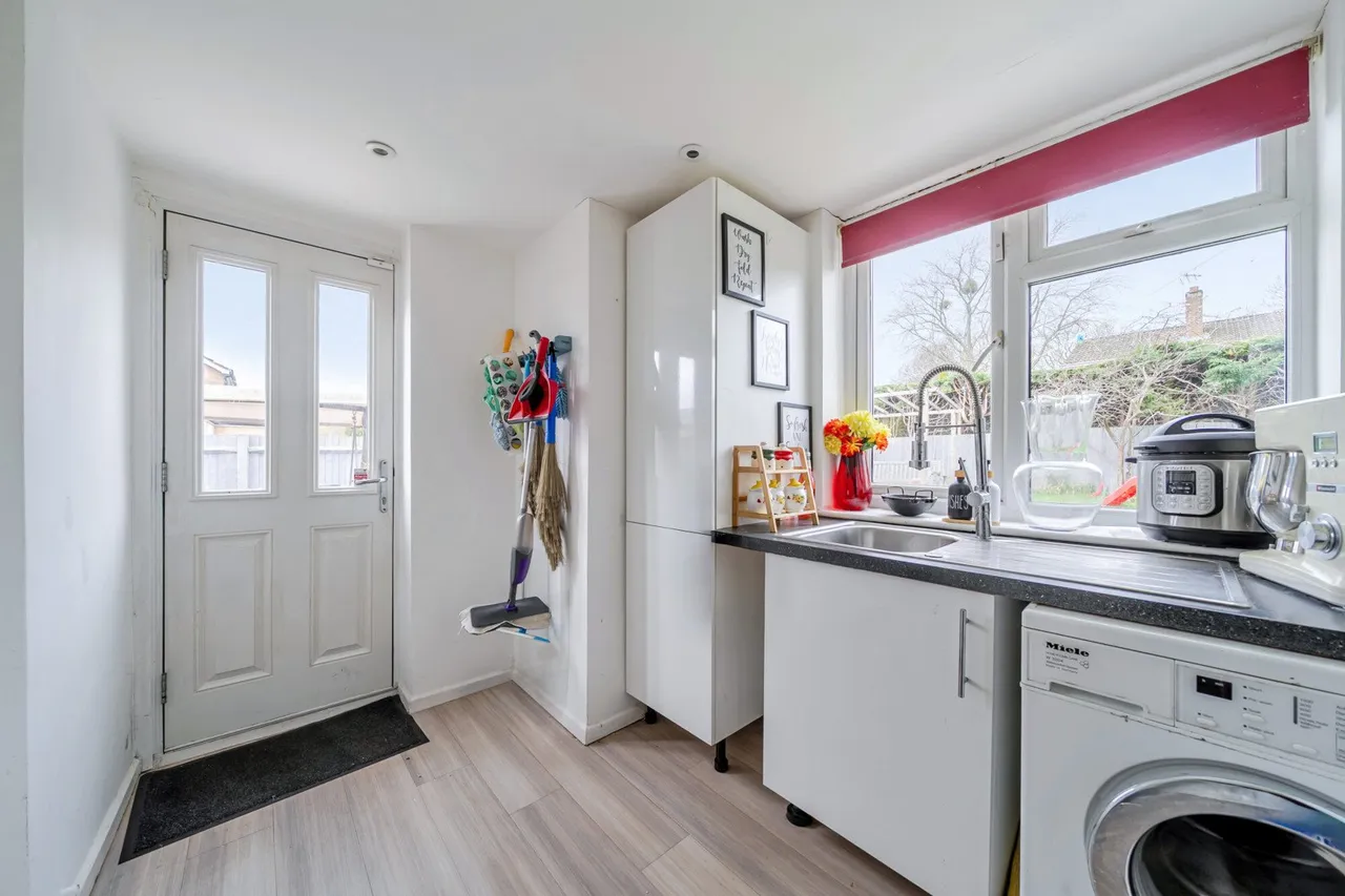 Hayesford Park Drive, Kent, BR2, photo 17