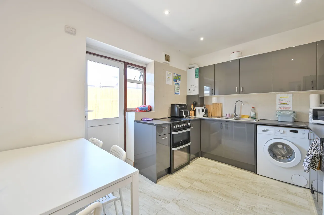 87 Mount Pleasant, Wembley, photo 3