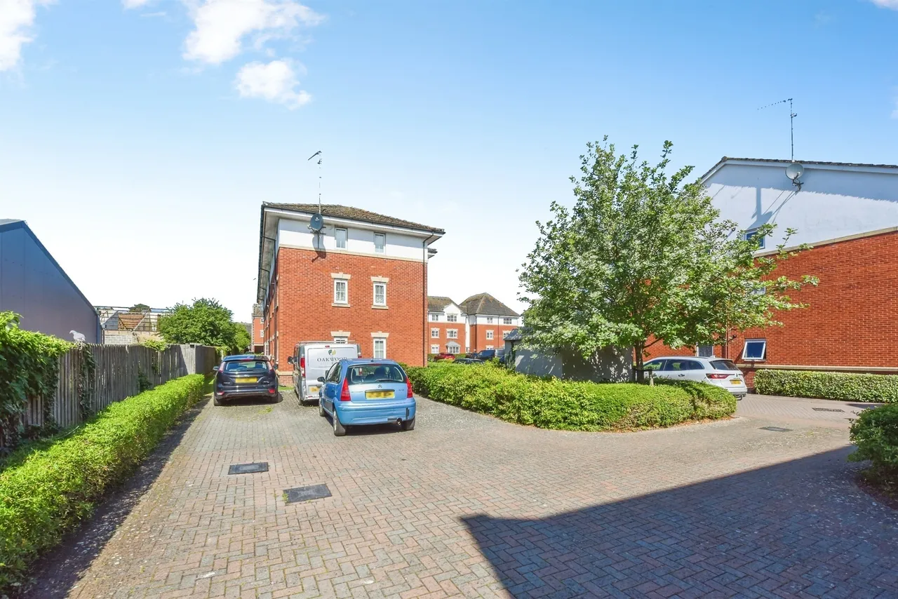 Combe Walk, Devizes, SN10, photo 8