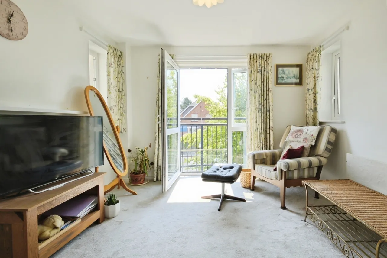Avenue Road, Lymington, SO41, photo 3