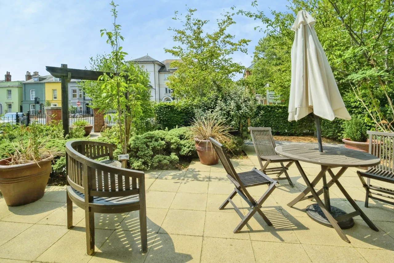 Avenue Road, Lymington, SO41, photo 2
