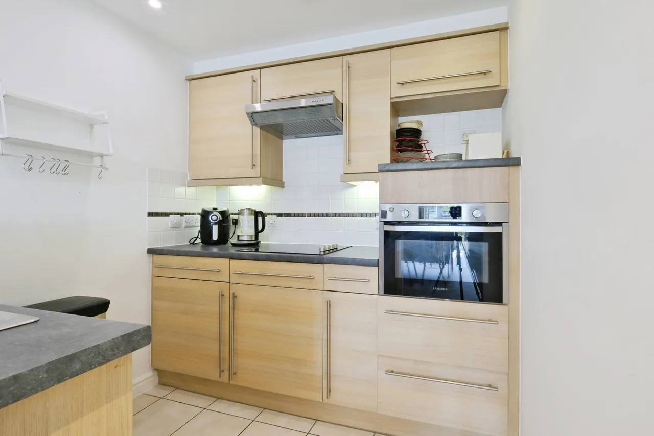 Avenue Road, Lymington, SO41, photo 5