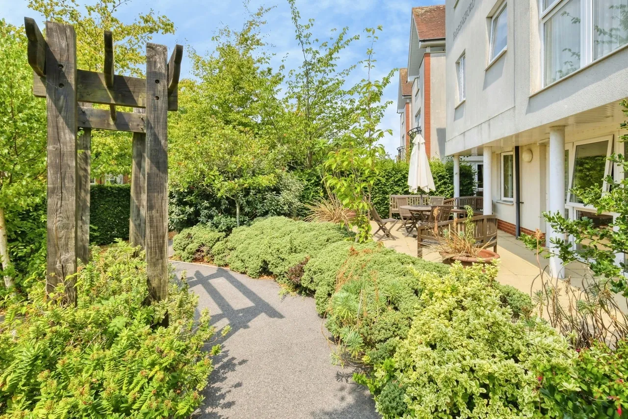 Avenue Road, Lymington, SO41, photo 15
