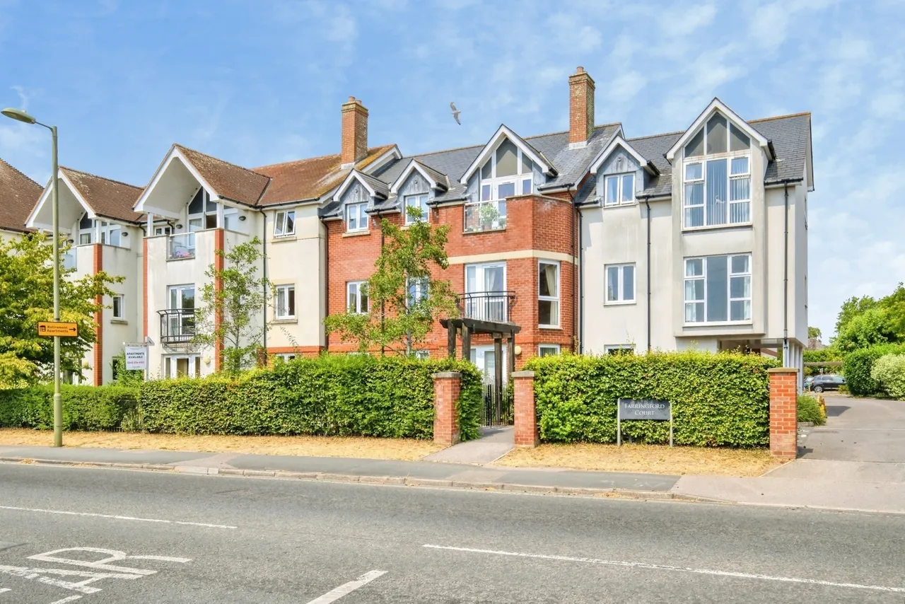 1 bed property for sale, Avenue Road, Lymington, SO41