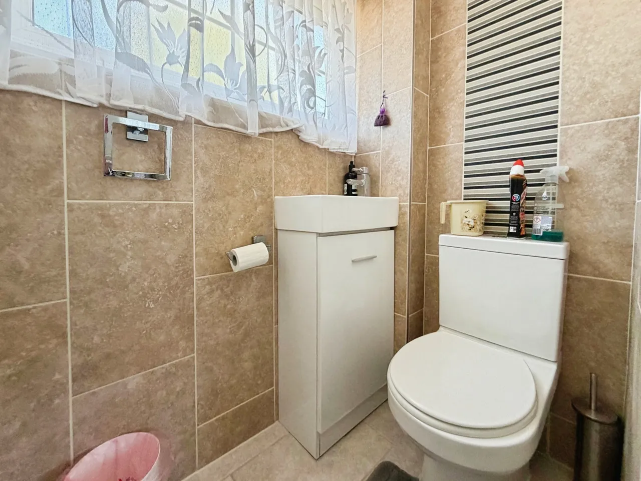 Bracklesham Close, Farnborough, Hampshire, GU14 8LP, photo 8