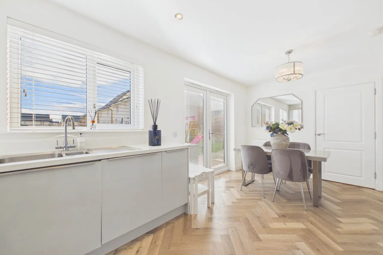 Holstein Avenue, Hamilton, photo 8