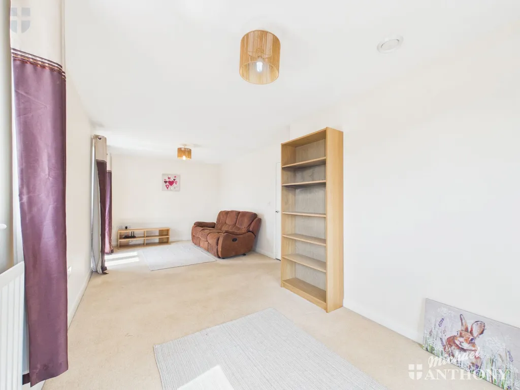 Grenadier Path, Aylesbury, HP18 0GR, photo 11