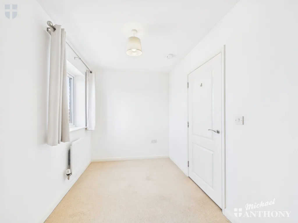 Grenadier Path, Aylesbury, HP18 0GR, photo 6