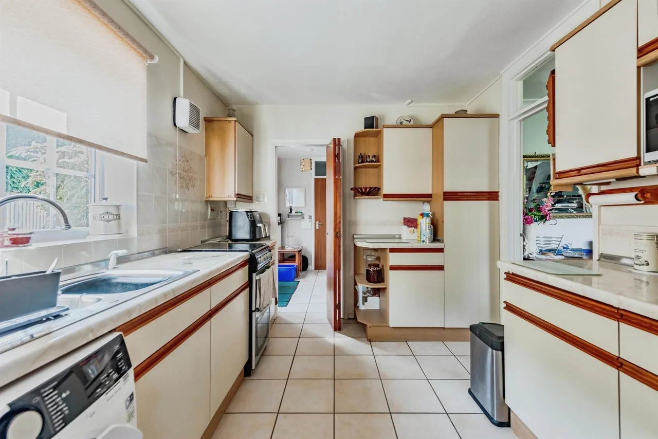 Fermandy Lane, Crawley Down, RH10, photo 8