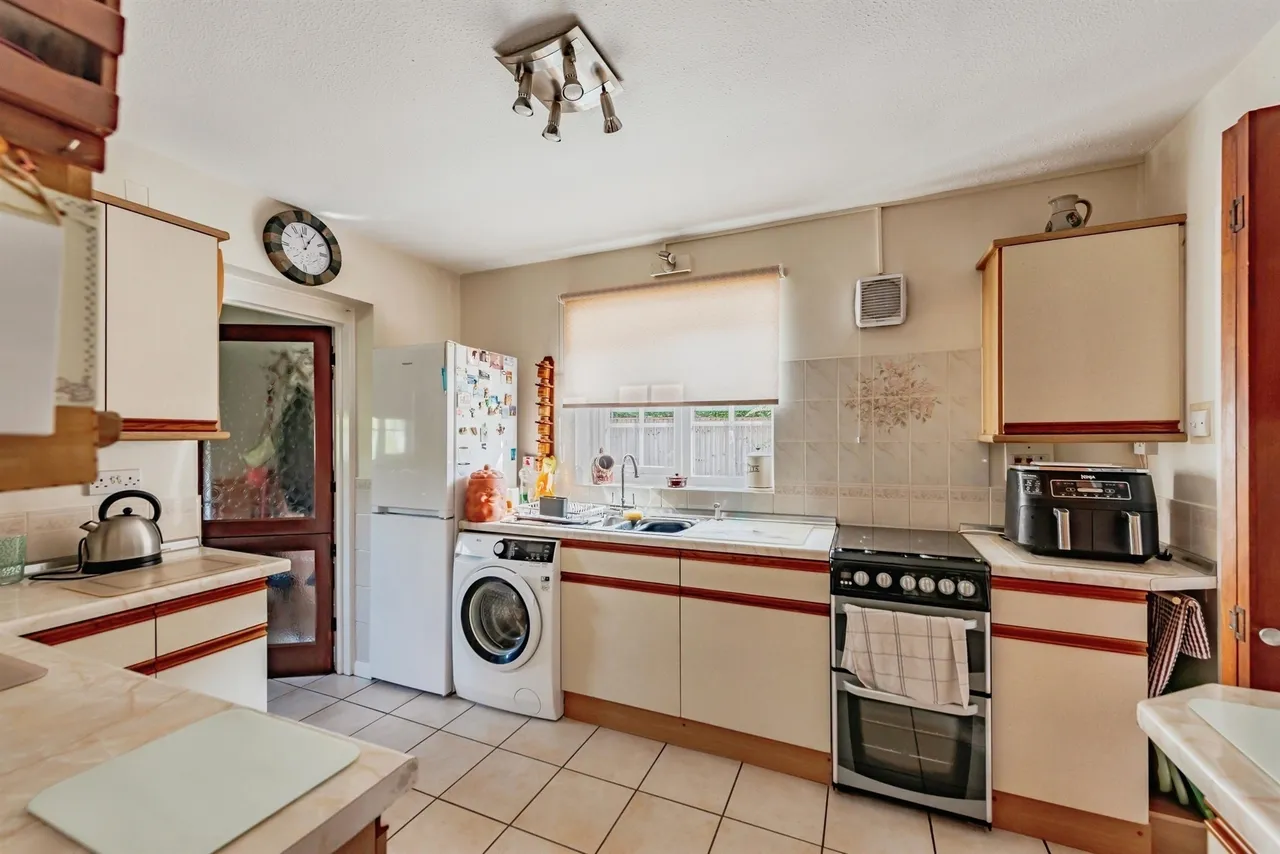 Fermandy Lane, Crawley Down, RH10, photo 6
