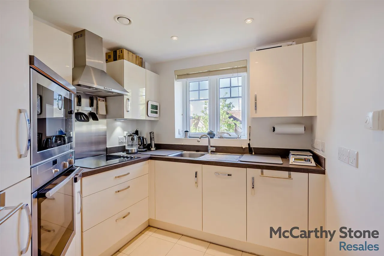 Raglan Road, Frinton-On-Sea, CO13, photo 12